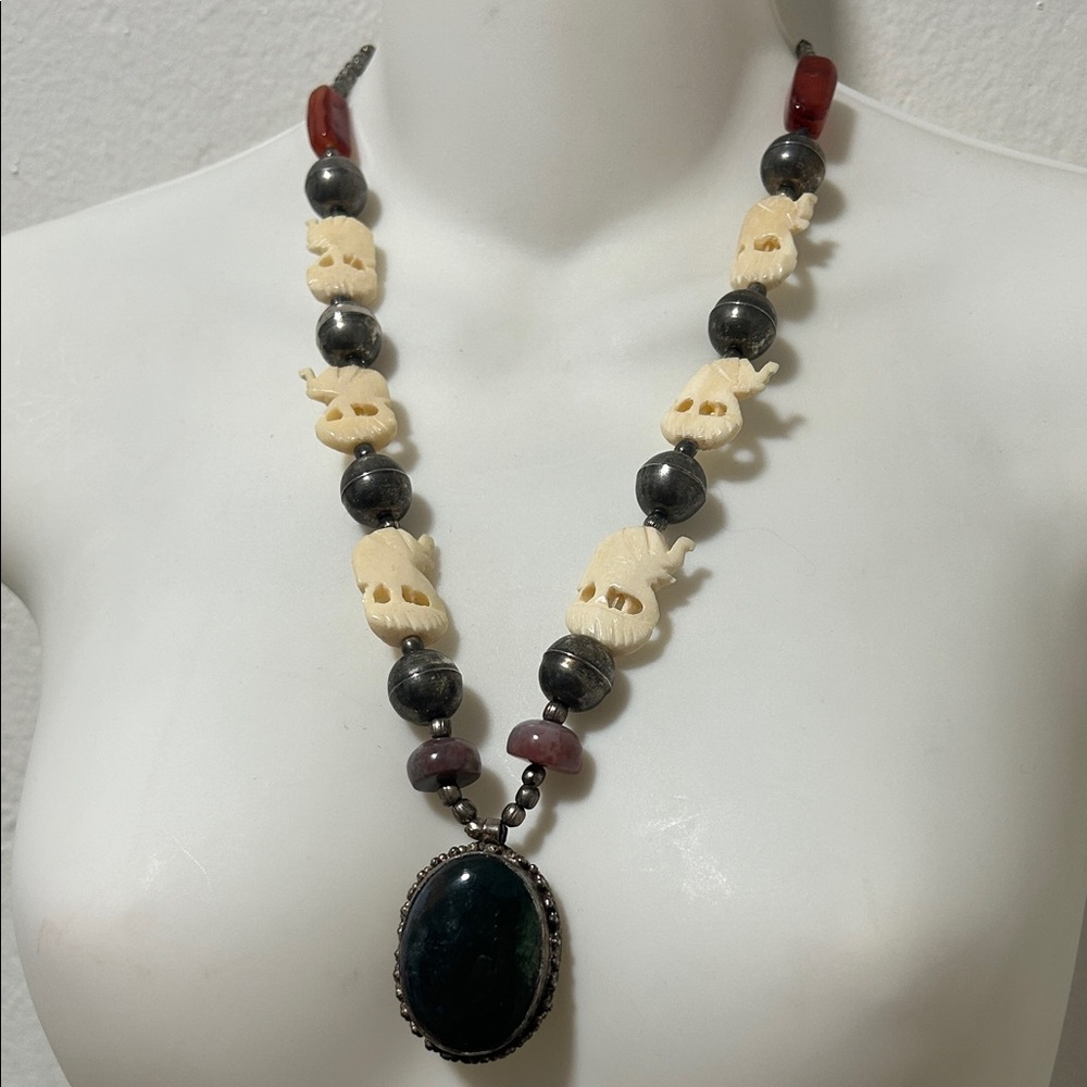 Elegant Cream and Black Beaded Necklace